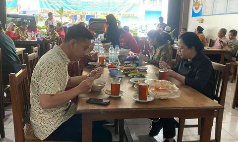 Ditanya Pemecatan Gibran dari PDIP, Puan: Emang Harus?