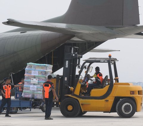 FOTO: Penampakan 51,5 Ton Bantuan Kemanusiaan RI untuk Palestina, Diangkut Pakai Tiga Pesawat