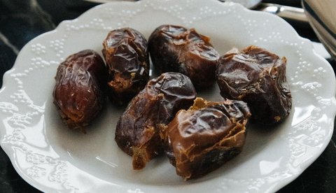 5. Dates