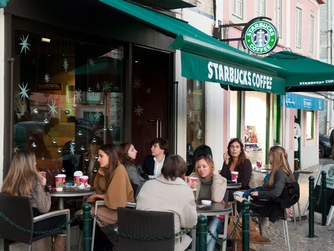 Masuk Daftar Produk yang Diboikot, Ternyata Segini Gaji CEO Starbucks