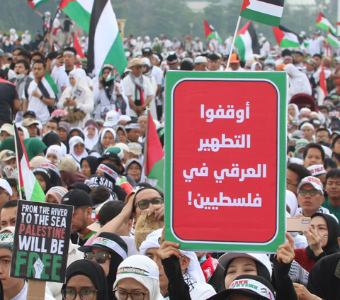 FOTO: Melihat Pantauan Massa Aksi Bela Palestina di Monas dari Ketinggian