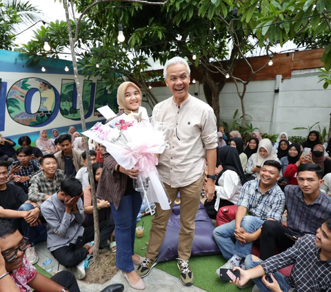 Calon Presiden Ganjar Pranowo menemui kaum milenial dan generasi Z di Palembang. Ratusan kalangan muda antusias menyambut kehadiran mantan Gubernur Jawa Tengah itu.