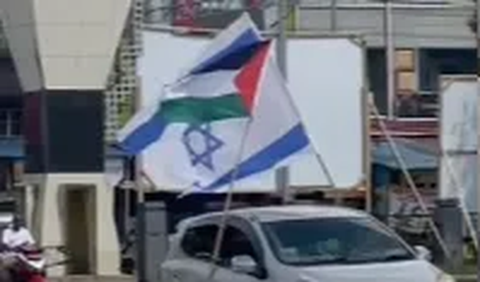 Papua Kibarkan Bendera Palestina dan Israel sebagai Bentuk Aksi Damai<br>