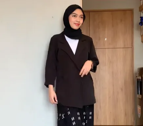 Styling Batik Kekinian for Hijabers, Elegant with Ethnic Touch