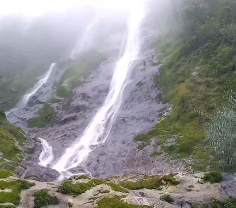 Menelusuri Rute 'Swiss Van Java' Menuju Dieng, Jalannya Membelah Gunung dan Banyak Tanjakan Ekstrem