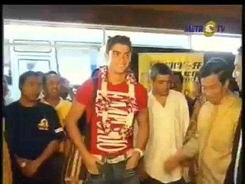 This Soccer Superstar Once Came to Aceh and Met the Victims of the 2005 Tsunami, Does Anyone Know?