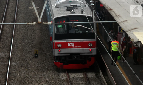 Habiskan Anggaran Rp2,2 Triliun, KAI Commuter Bakal ‘Dandani’ 19 Rangkaian KRL Jabodetabek