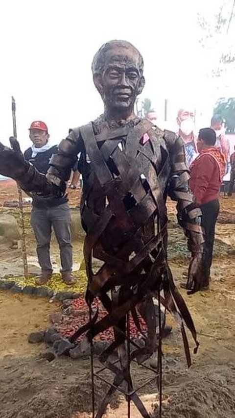 Penampakan Patung Jokowi Senilai Rp2,5 Miliar di Karo