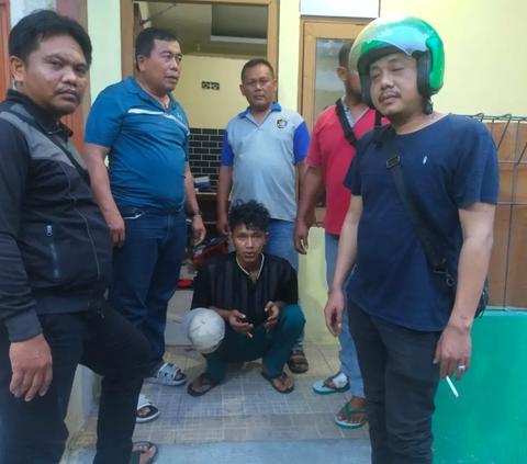 Ngeri! Dua Pengemudi Ojol Duel di Bekasi, Saling Tusuk Pakai Pisau dan Piringan Cakram