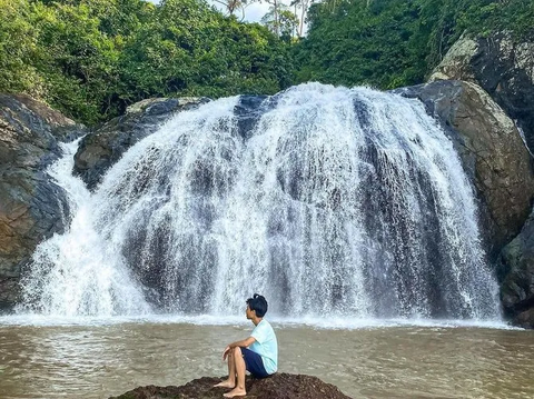 6. Pantai Banyu Anjlok