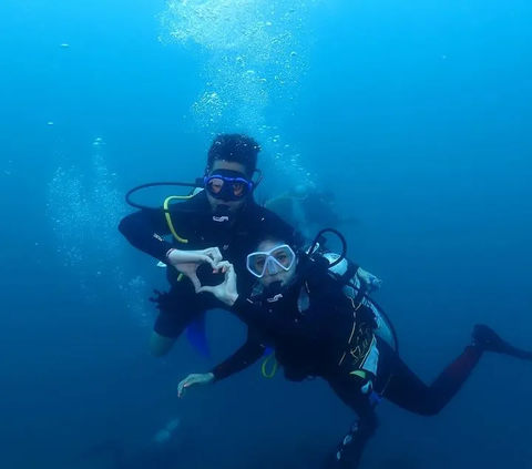 Deretan Foto Kaesang dan Erina Gudono saat Diving di Situbondo, Netizen 'Emang Boleh Seromantis ini'