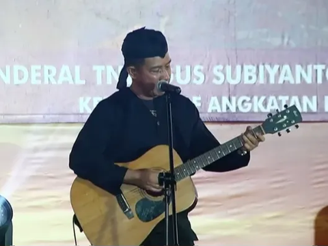 Keren Abis! Momen Kasad Jenderal Agus Subiyanto Solo Gitar Nyanyi 'Benci untuk Mencinta di Depan Ribuan Orang, Vokalis Naif Bisa Minder