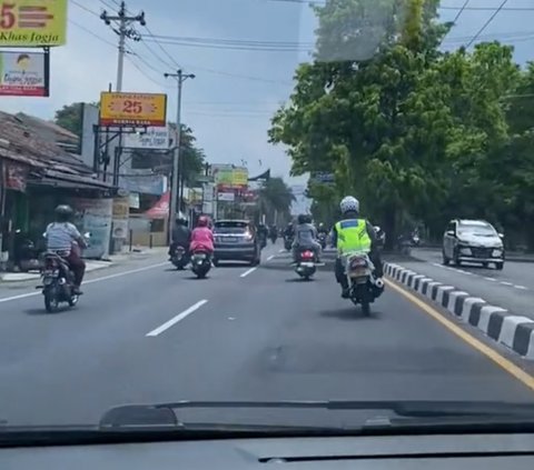 Ngebut Kejar Pengendara Motor untuk Ditilang, Polisi Ini Berujung Dapat Malu