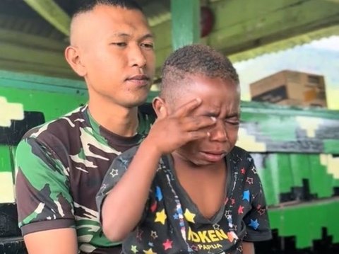 Viral Anak Papua Menangis saat Tahu Para TNI Akan Segera Pulang, Banjir Doa Warganet