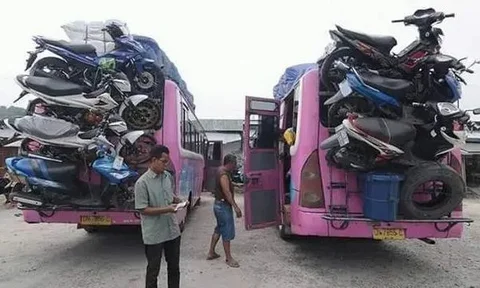 9 Potret Bus Bawa Barang Melebihi Truk, Sukses Bikin Ngeri dan Bingung!