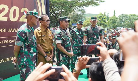 Agus memastikan, prajurit TNI dan Polri siap mengamankan jalannya Pemilu 2024 nanti.<br>