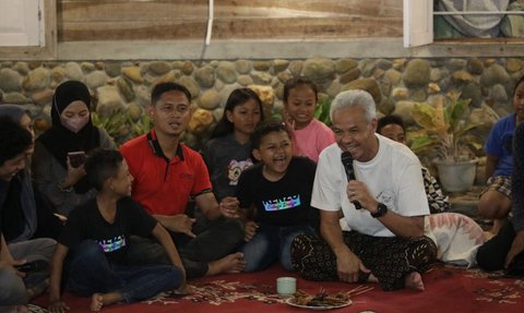 Momen Ganjar Menginap di Rumah Warga Sumsel, Bikin Sekampung Heboh