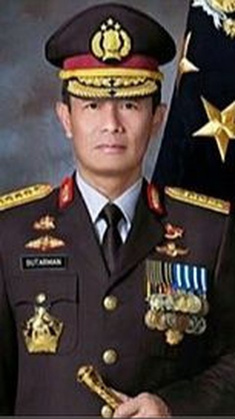 Jenderal Sutarman tercatat pernah menduduki sejumlah jabatan penting di kepolisian.