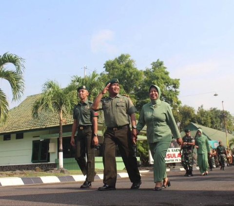 'Bapak Kostrad Sejati' Sujud Syukur Depan Gerbang Satuan Bikin Sang Komandan Terharu