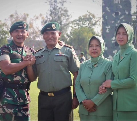 'Bapak Kostrad Sejati' Sujud Syukur Depan Gerbang Satuan Bikin Sang Komandan Terharu