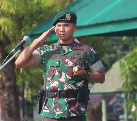 'Bapak Kostrad Sejati' Sujud Syukur Depan Gerbang Satuan Bikin Sang Komandan Terharu