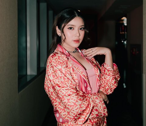 Selalu Tampil Bak Idol Korea, Intip 4 Makeup Look Tiara Andini