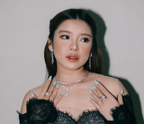 Selalu Tampil Bak Idol Korea, Intip 4 Makeup Look Tiara Andini