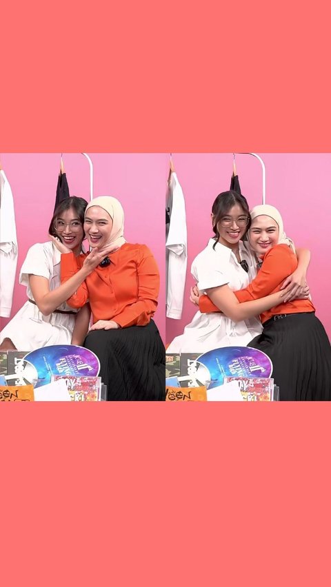 Pose kiyowo Shani dan Melody saat sesi Shopee Live Streaming Grand Launching JKT48 Official Store. <br><br>