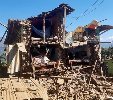 FOTO: Penampakan Nepal Luluh Lantak Diguncang Gempa 5,6 Magnitudo, 157 Orang Tewas