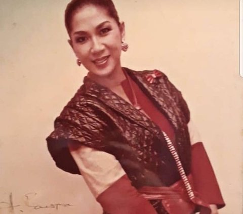 Rilis Album Legacy: Greatest Hits di Usia 86 Tahun, Ini Pesona Titiek Puspa yang Tak Pernah Pudar