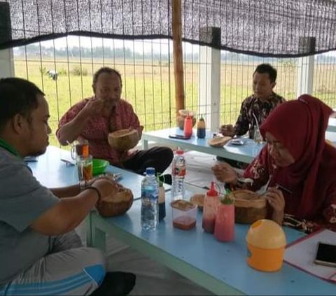 Menyantap Bakso Degan di Tepi Sawah Bojonegoro, Punya Cita Rasa Unik Gurih Segar Menggoyang Lidah