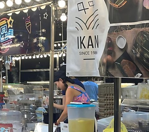 Viral! Famous Beautiful Actress Caught on Camera Selling Food at Night Market, Here's the Menu