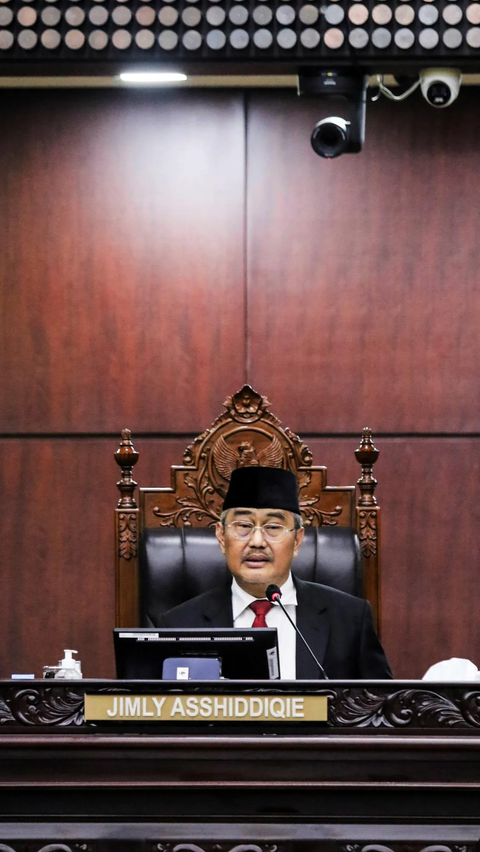 Anwar Usman terbukti melakukan pelanggaran berat terhadap Kode Etik dan Perilaku Hakim Konstitusi yang tertuang dalam Sapta Karsa Hutama.<br>