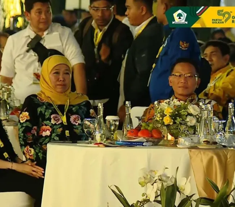 Golkar Tangkap Sinyal Positif Khofifah Jadi Kader: Cantik Sekali Pakai Jilbab Kuning