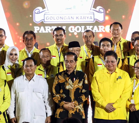 Golkar Tangkap Sinyal Positif Khofifah Jadi Kader: Cantik Sekali Pakai Jilbab Kuning