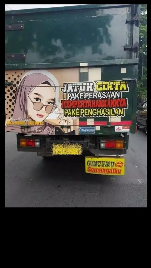 Tulisan di bak truk ala Sadboy ini sungguh menggetarkan hati