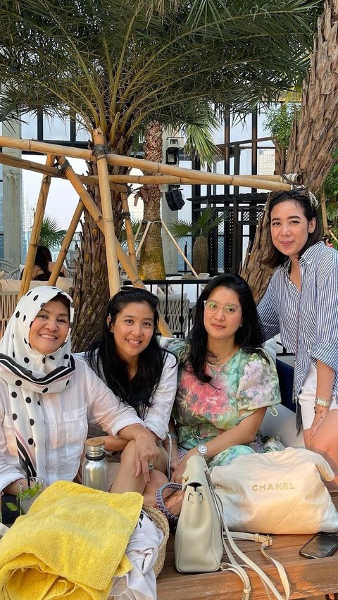 Momen Quality Time Olivia Zalianty dengan Keluarga