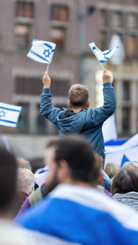 More than a quarter of Israeli citizens want to leave their country, worried that there will be a civil war.