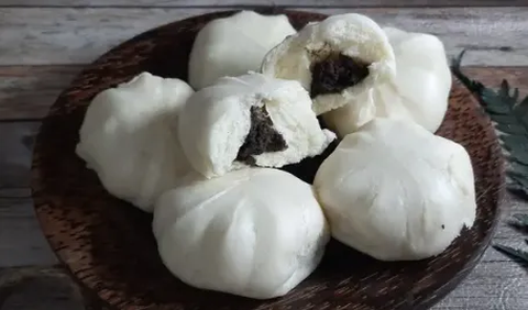 6. Kue Bakpao Coklat