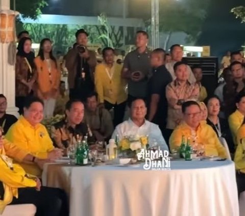 Mayor Teddy Ajudan Prabowo Subianto Asik Berjoget Saat Dewa19 Bawakan Lagu 'Sedang Ingin Bercinta'