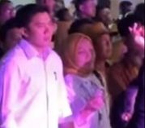 Mayor Teddy Ajudan Prabowo Subianto Asik Berjoget Saat Dewa19 Bawakan Lagu 'Sedang Ingin Bercinta'