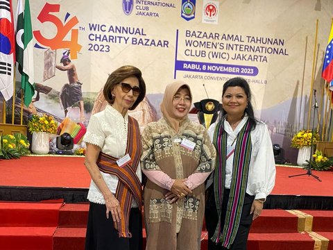 Iriana Jokowi Resmikan Bazar Amal Women International Club, NTB Terpilih Jadi Tuan Rumah