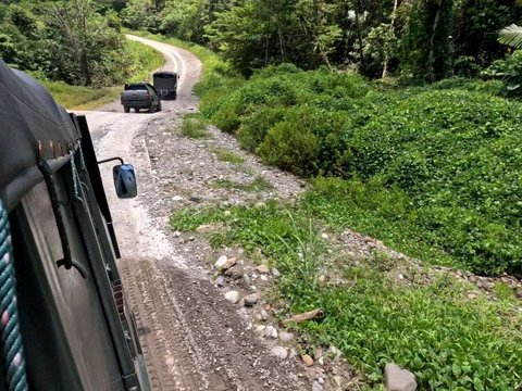 Bang Alex Komandan Pandawa Kostrad Pimpin Pasukan TNI 'Belah' Jalur Berbahaya, Bawa 7 Kendaraan Lapis Baja