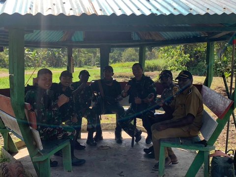 Bang Alex Komandan Pandawa Kostrad Pimpin Pasukan TNI 'Belah' Jalur Berbahaya, Bawa 7 Kendaraan Lapis Baja