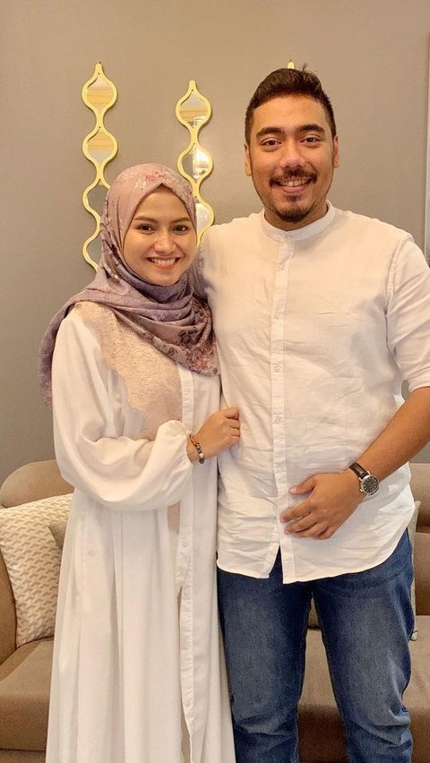 Kisah Pramugari Cantik Pensiun Dini lalu Ditentang Keluarga, Penampilan Berubah kini Pilih Tinggal di Madinah