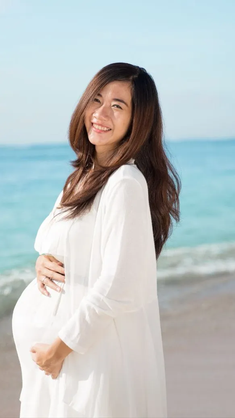 Namun, apakah setelah melepas alat kontrasepsi (KB), Anda dapat langsung hamil? Kesempatan untuk langsung hamil setelah lepas KB sangat bervariasi, tergantung pada beberapa faktor, salah satunya jenis kontrasepsi yang digunakan.