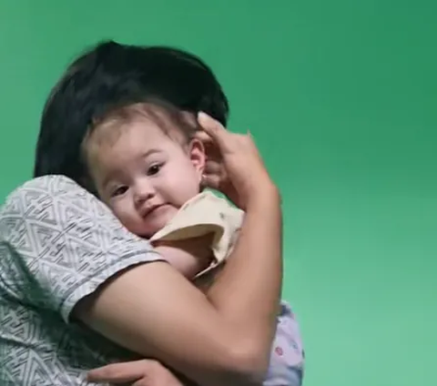 Viral Video Cute Baby's Funny Confession Watched 2.3 Million Times