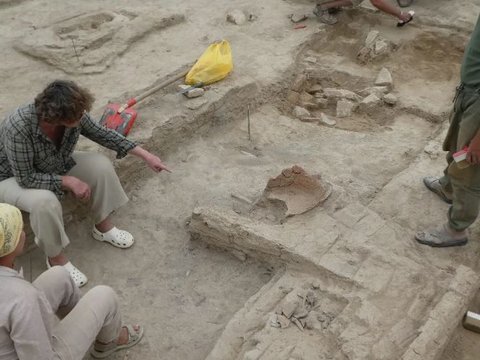 Ibu Kota Bangsa Turki Abad ke-10 Ditemukan di Kazakhstan, Ada Bejana Keramik dengan Lafaz 