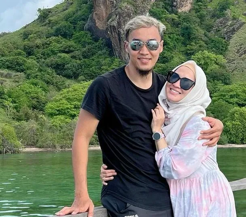 Potret Gunawan Dwi Cahyo Suami Okie Agustina, Pesepakbola Ganteng dan Dikenal Family Man