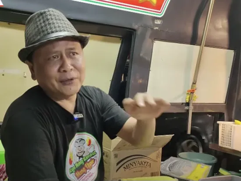 Dulu Bos Rental Mobil Jatuh Miskin, Kini Pria Ini Bangkit Jualan Nasi Telur 'Ikhtiar Untuk Keluarga'